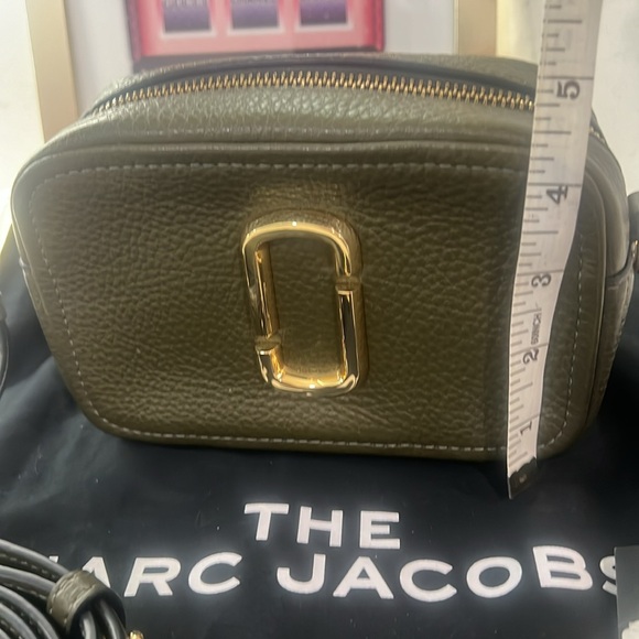 Marc Jacobs NWT Softshot with gold hardware and dusk bag. - Picture 11 of 11